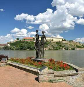 2025/01/images/tour_1798/kej-novi-sad-foto-by-dragan-bosnic1-large.jpg